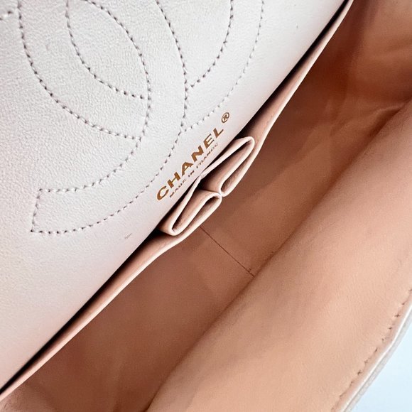 CHANEL   Quilted 2.55 Reissue 226 Flap  Beige - Picture 6 of 7